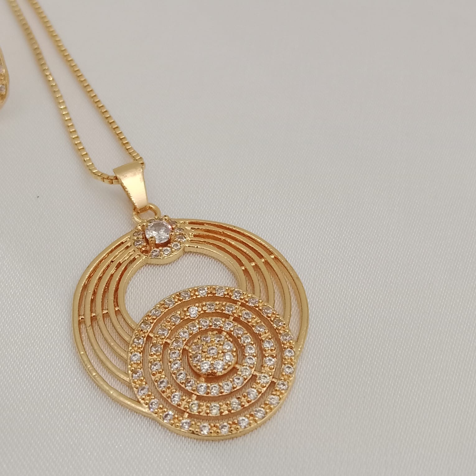 Gold Look Locket Set